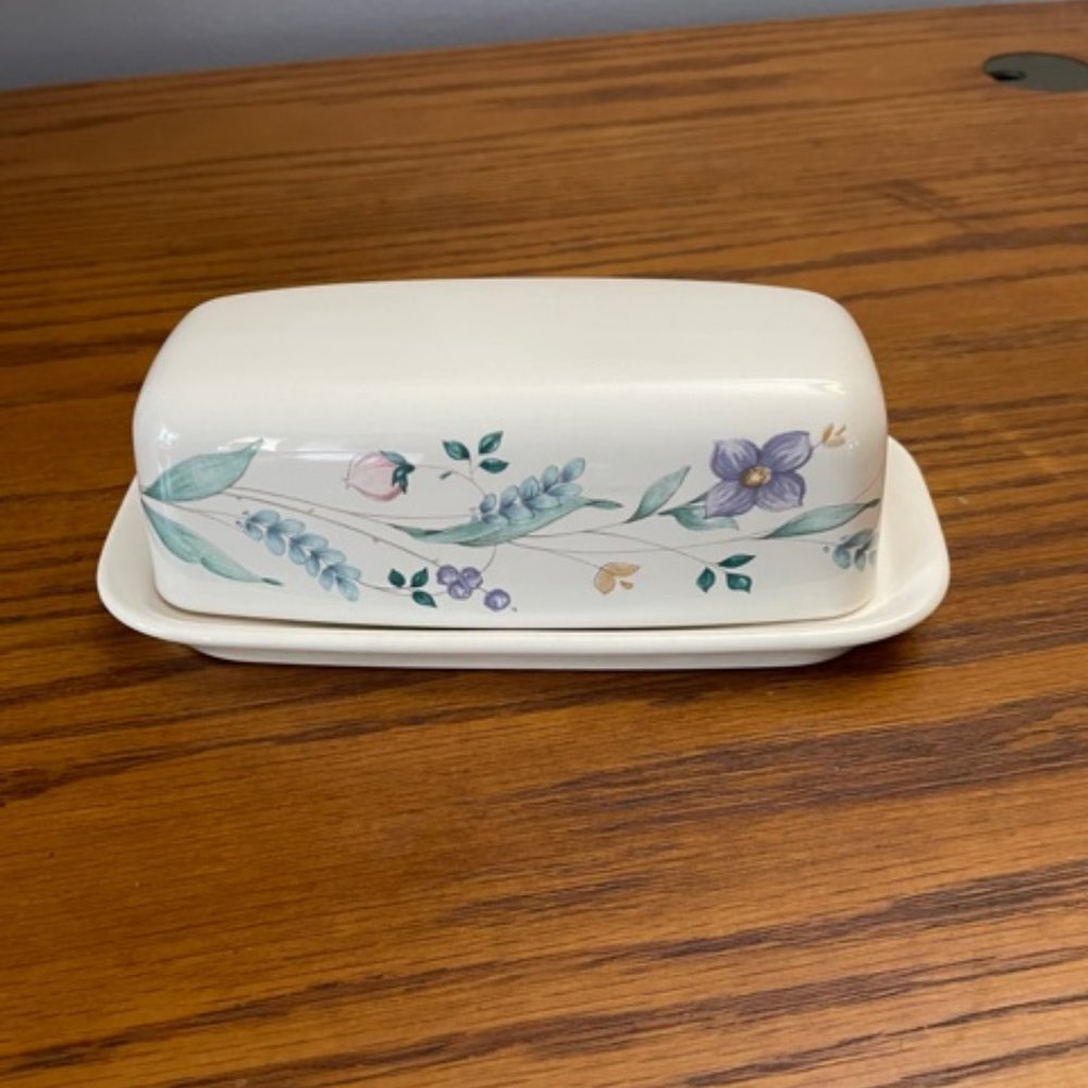 Pfaltzgraff April Covered Butter Dish